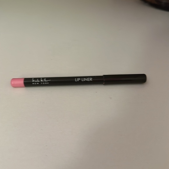 makeup - Picture 7 of 8